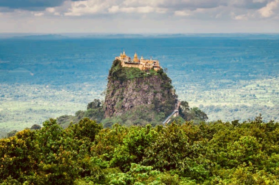 Monte Popa - Dimora dei Nat - Birmania 